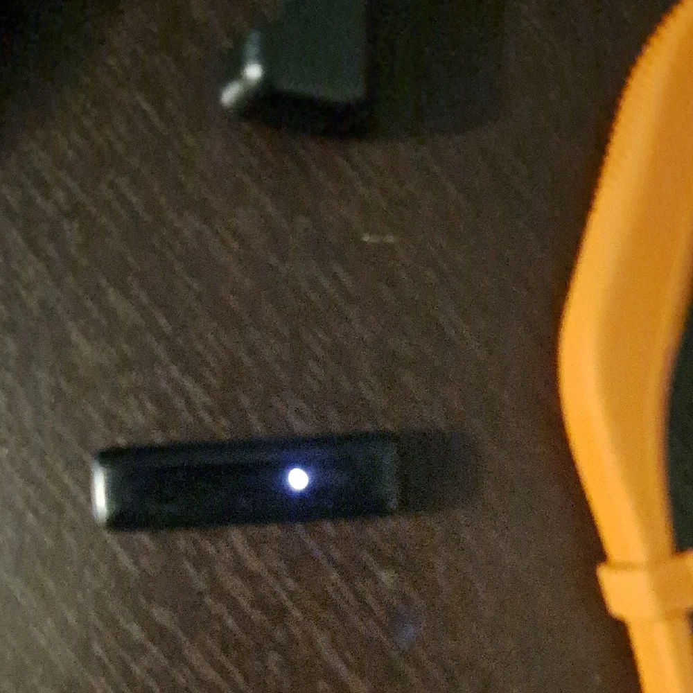 Fitbit Flex 2 with Iterchangeable Silicone Watch Bands abd Charger - Picture 2 of 2